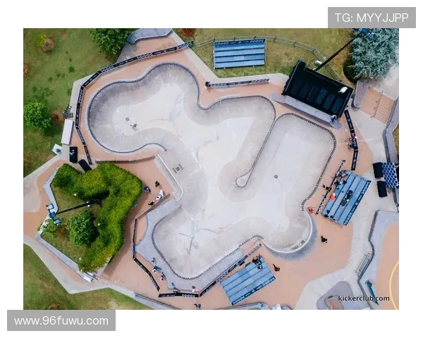 重庆滑板队与深圳滑板队赛后复盘力量对比与战术分析