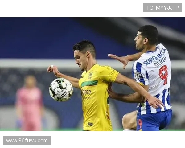 加的夫城与雷丁的激烈对决展现英冠联赛的精彩与悬念